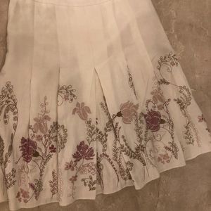 Ann Taylor Size 0 Embroidered Skirt
